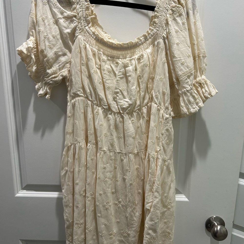 Elegant Cream Women's Dress
